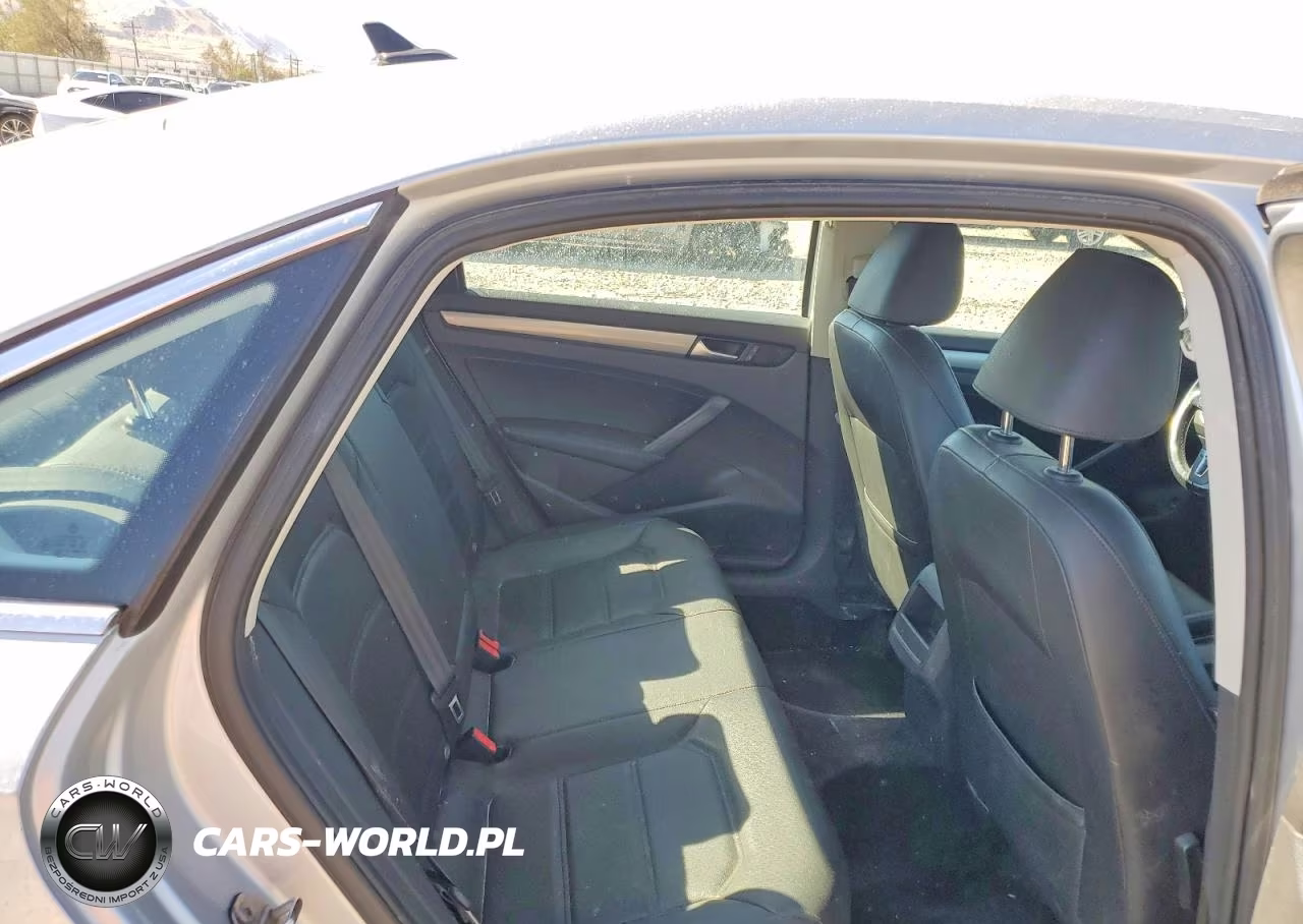 2015 Volkswagen Passat S VIN:1VWAS7A33FC122310 - 10