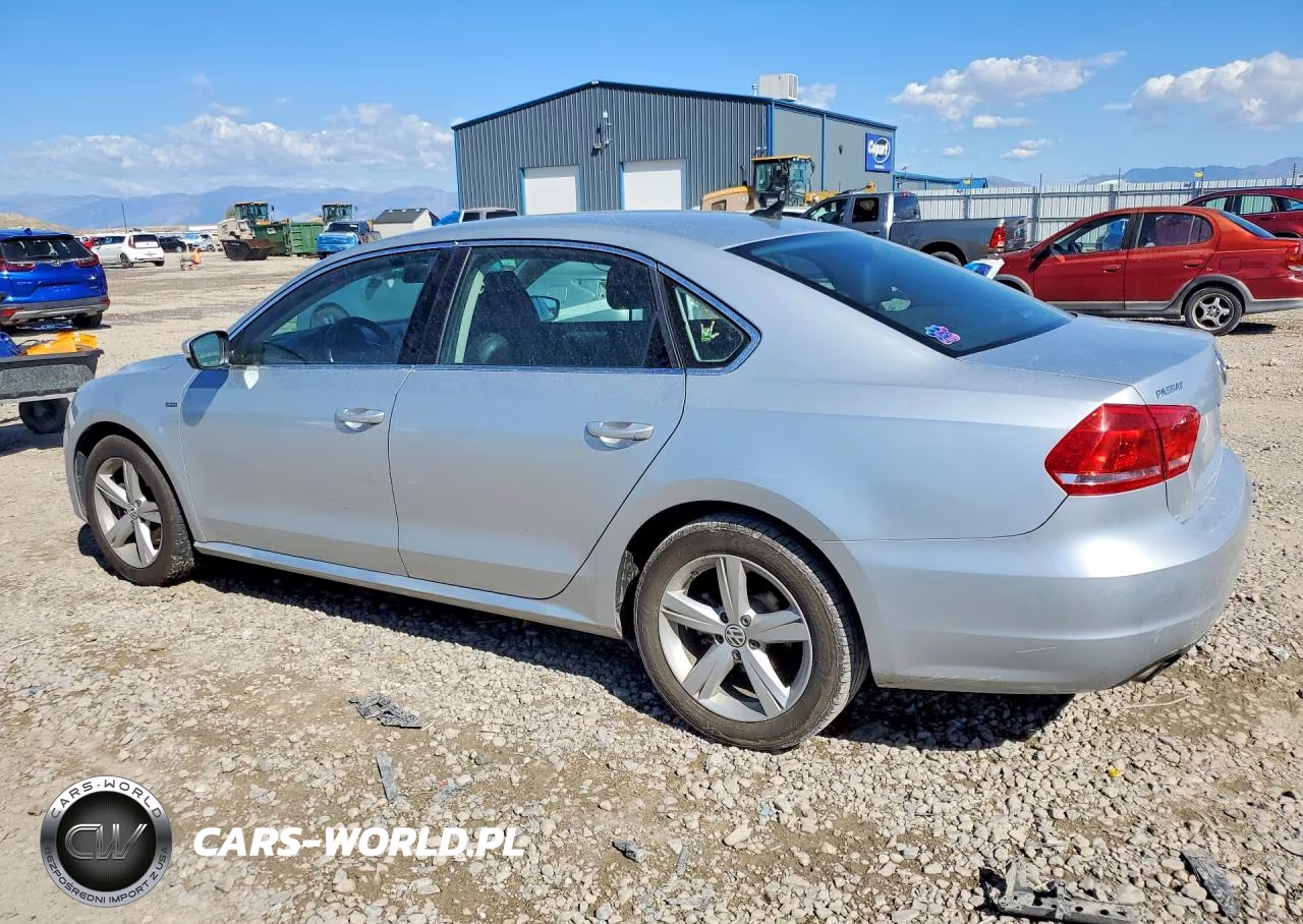 2015 Volkswagen Passat S VIN:1VWAS7A33FC122310 - 2