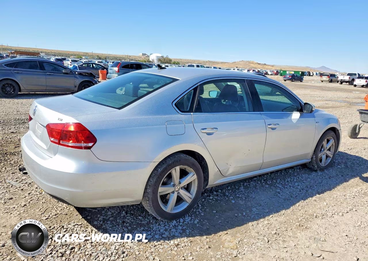 2015 Volkswagen Passat S VIN:1VWAS7A33FC122310 - 3