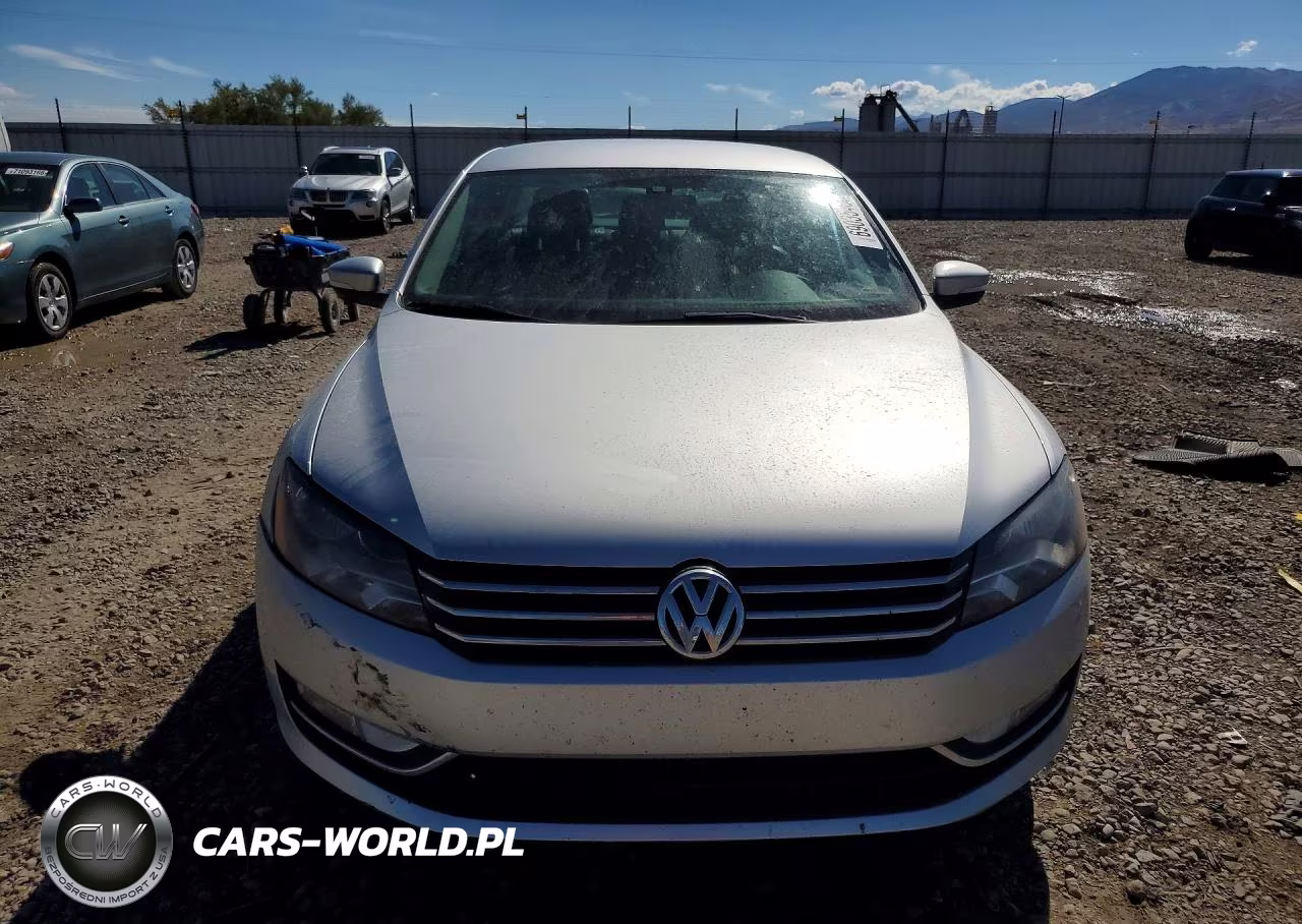 2015 Volkswagen Passat S VIN:1VWAS7A33FC122310 - 5