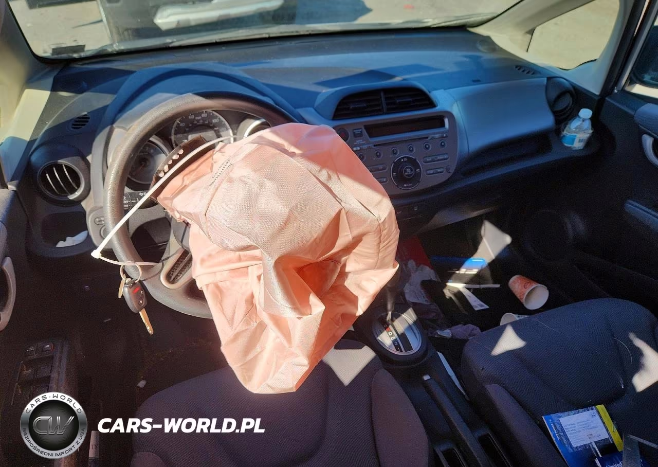 2012 Honda Fit VIN:JHMGE8H38CS008948 - 8
