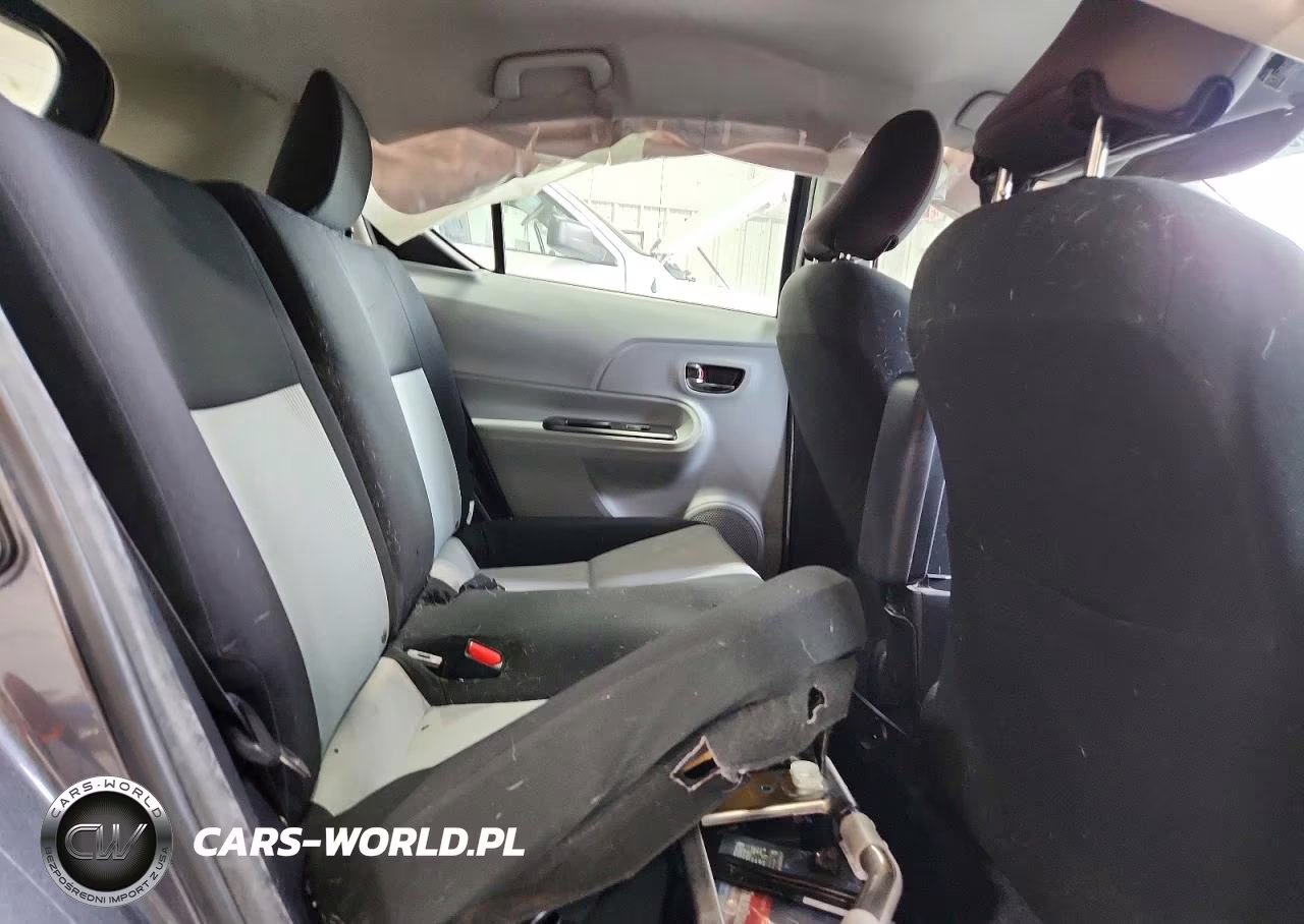 2013 Toyota Prius C Two VIN:JTDKDTB39D1541828 - 10