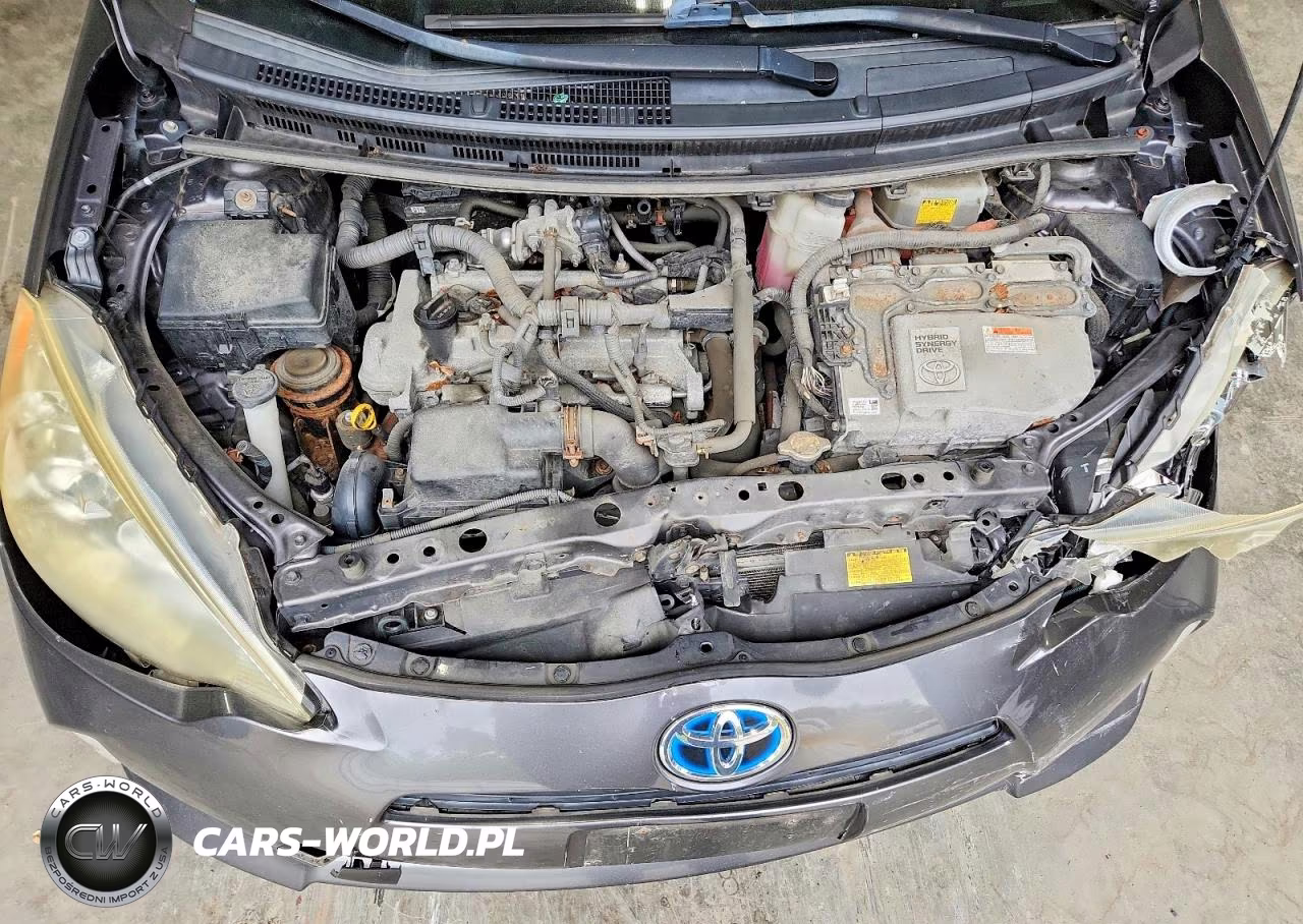 2013 Toyota Prius C Two VIN:JTDKDTB39D1541828 - 11