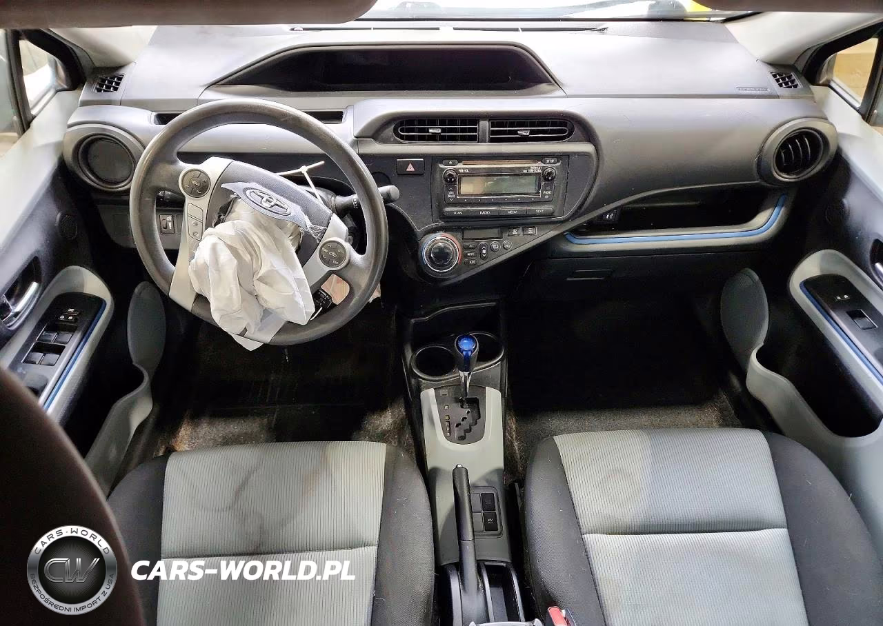 2013 Toyota Prius C Two VIN:JTDKDTB39D1541828 - 8