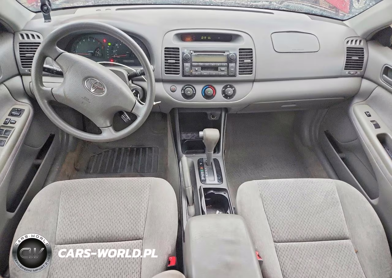 2003 Toyota Camry Le VIN:4T1BE30K13U242964 - 8