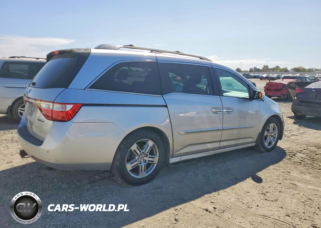 2012 Honda Odyssey Touring VIN:5FNRL5H91CB095270 - 3