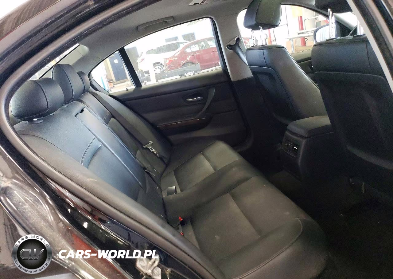 2010 BMW 328 Xi VIN:WBAPK7C59AA458413 - 10