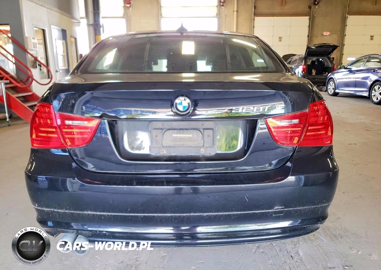 2010 BMW 328 Xi VIN:WBAPK7C59AA458413 - 6