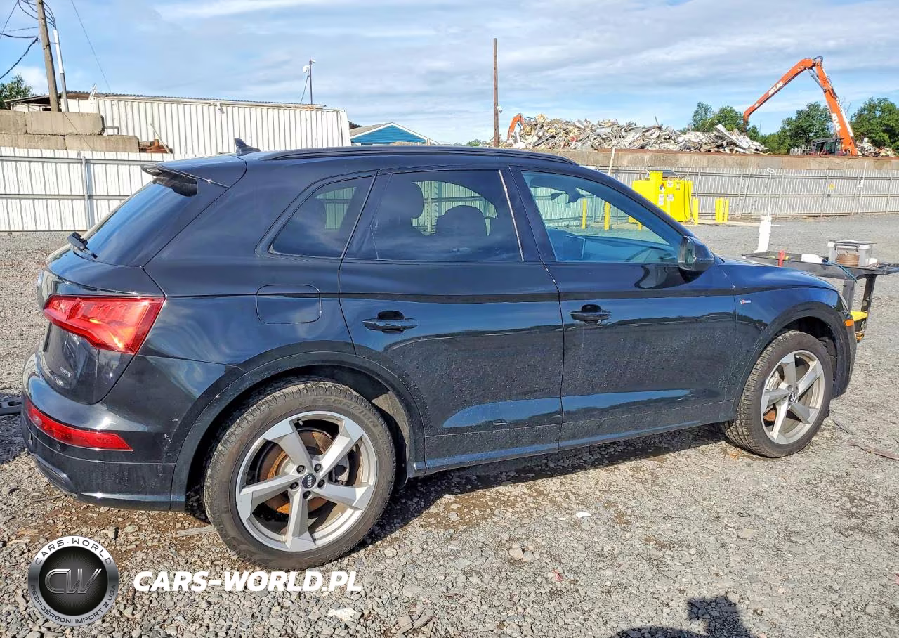 2020 Audi Q5 Titanium Premium Plus VIN:WA1ENAFY1L2094192 - 3