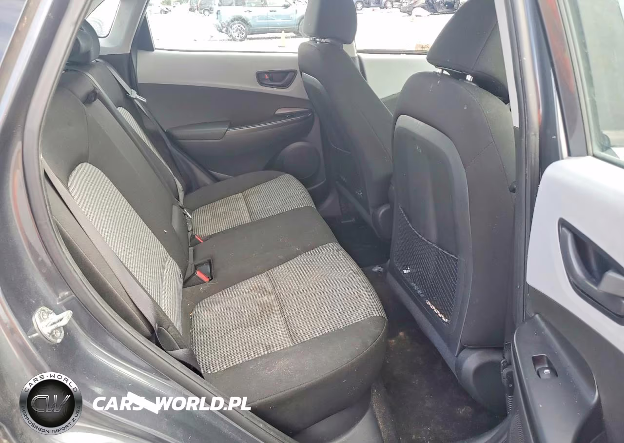 2019 Hyundai Kona Se VIN:KM8K12AA3KU298477 - 10