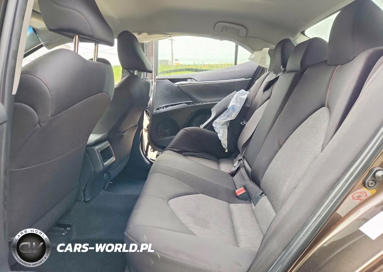 2018 Toyota Camry Le VIN:JTNB11HK1J3003812 - 10