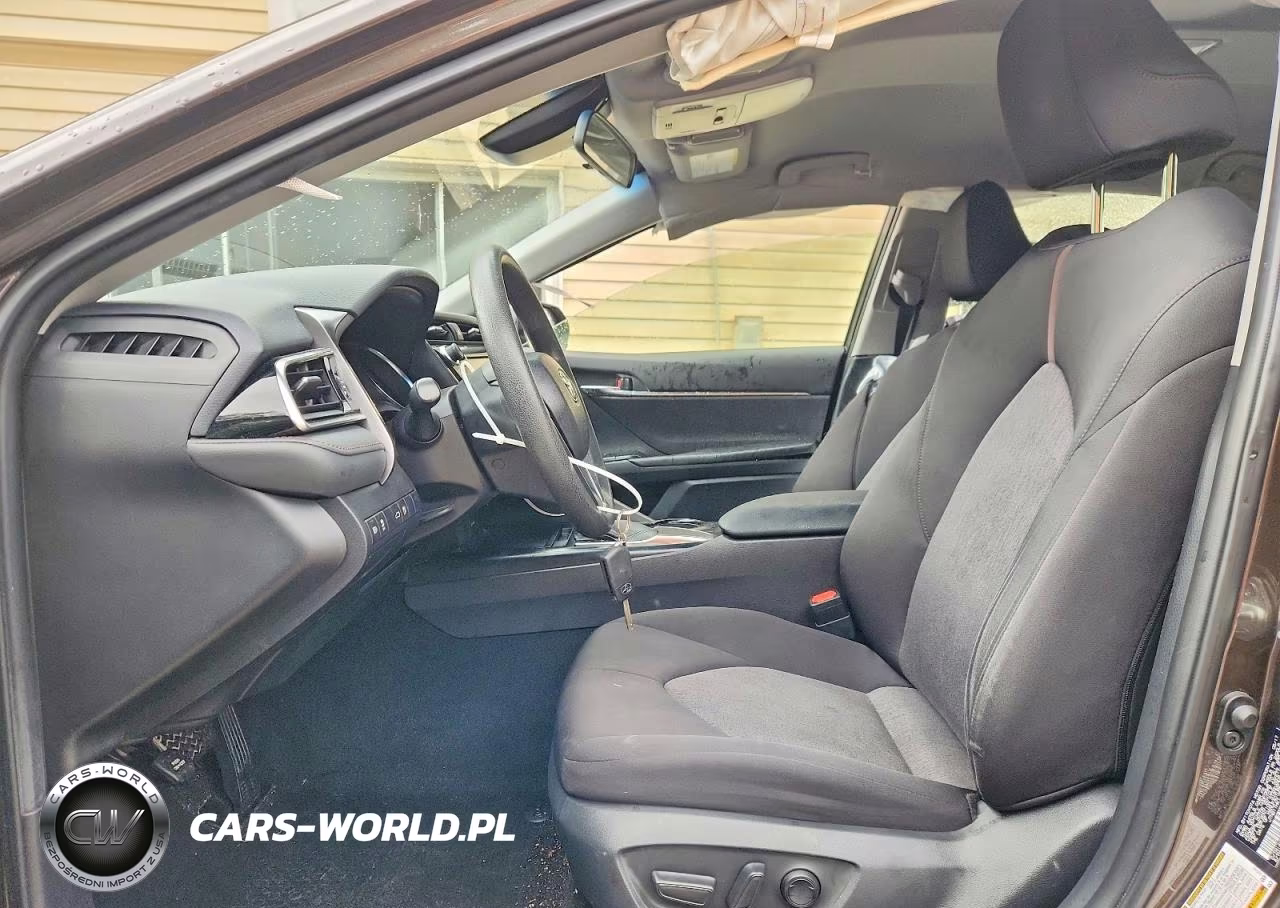 2018 Toyota Camry Le VIN:JTNB11HK1J3003812 - 7