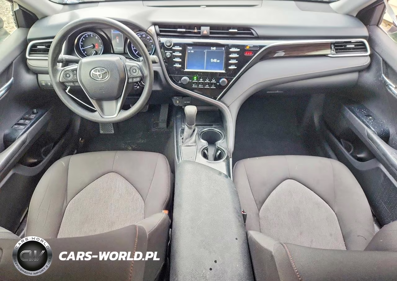 2018 Toyota Camry Le VIN:JTNB11HK1J3003812 - 8