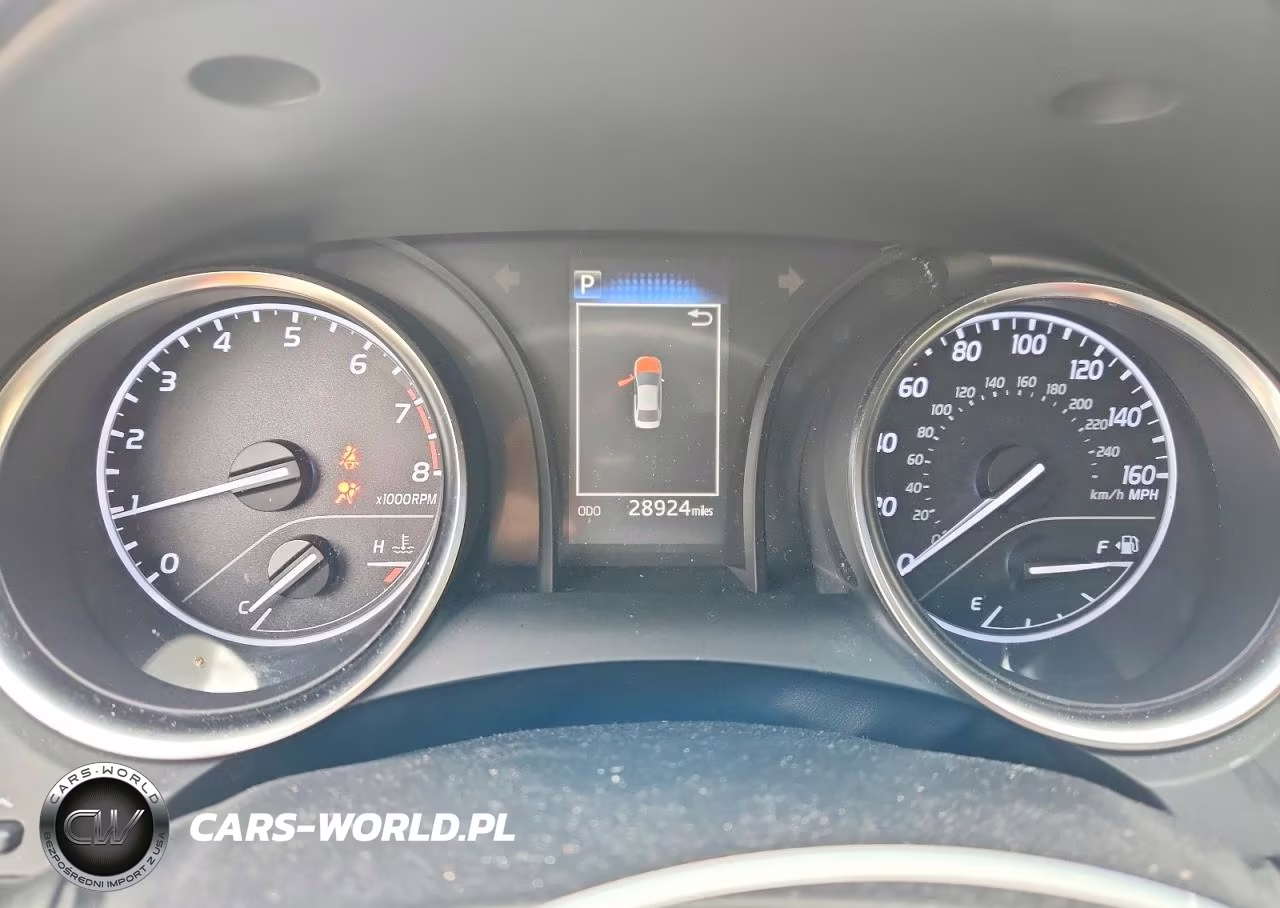 2018 Toyota Camry Le VIN:JTNB11HK1J3003812 - 9