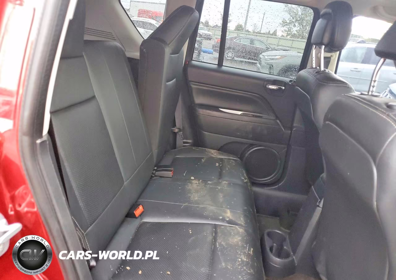 2015 Jeep Compass Latitude VIN:1C4NJCEA2FD111124 - 11
