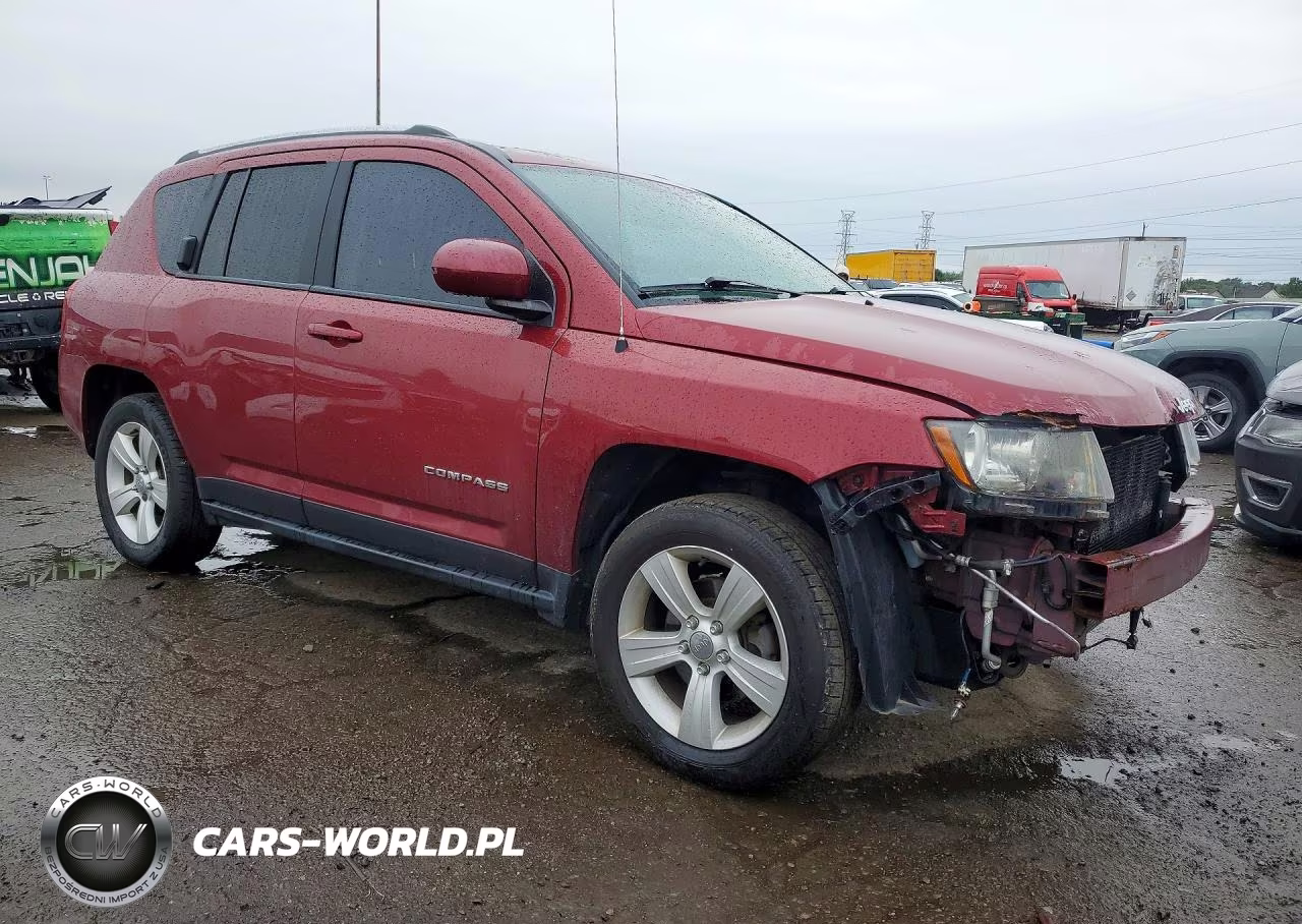 2015 Jeep Compass Latitude VIN:1C4NJCEA2FD111124 - 4