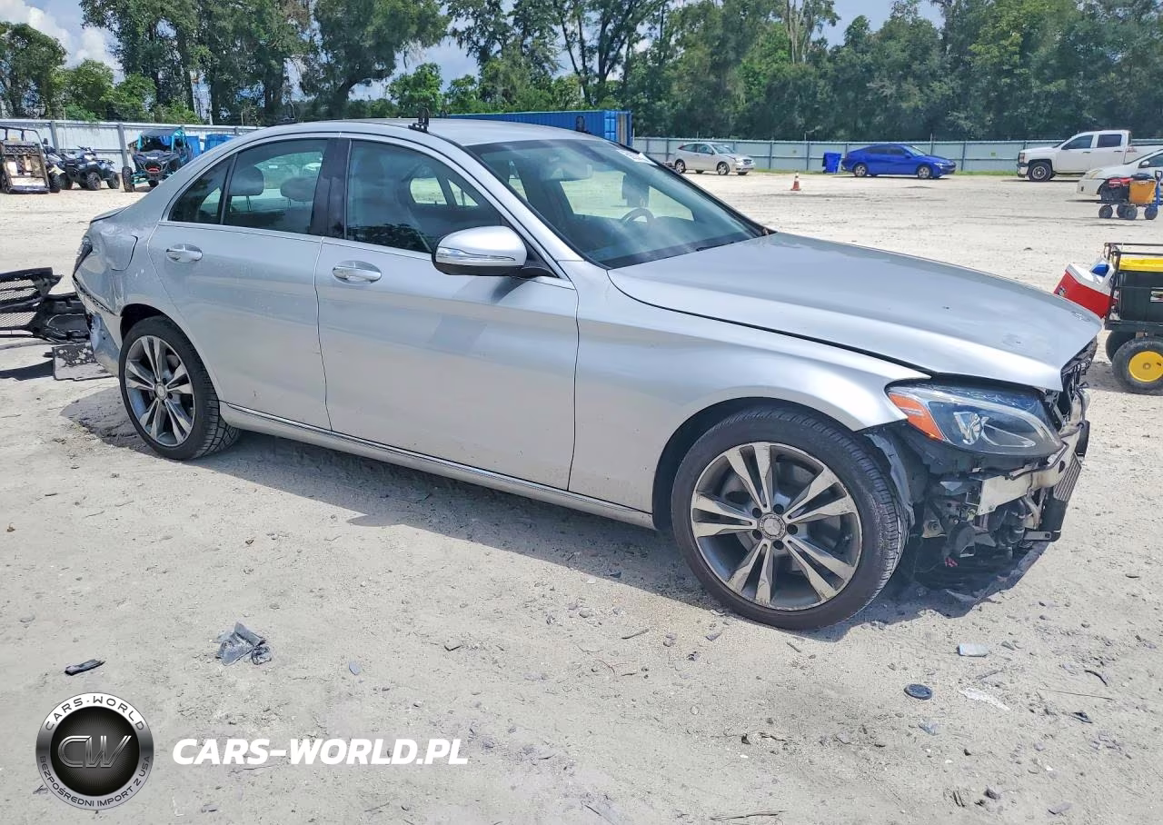 2015 Mercedes-Benz C 300 4Matic VIN:55SWF4KB5FU021224 - 4