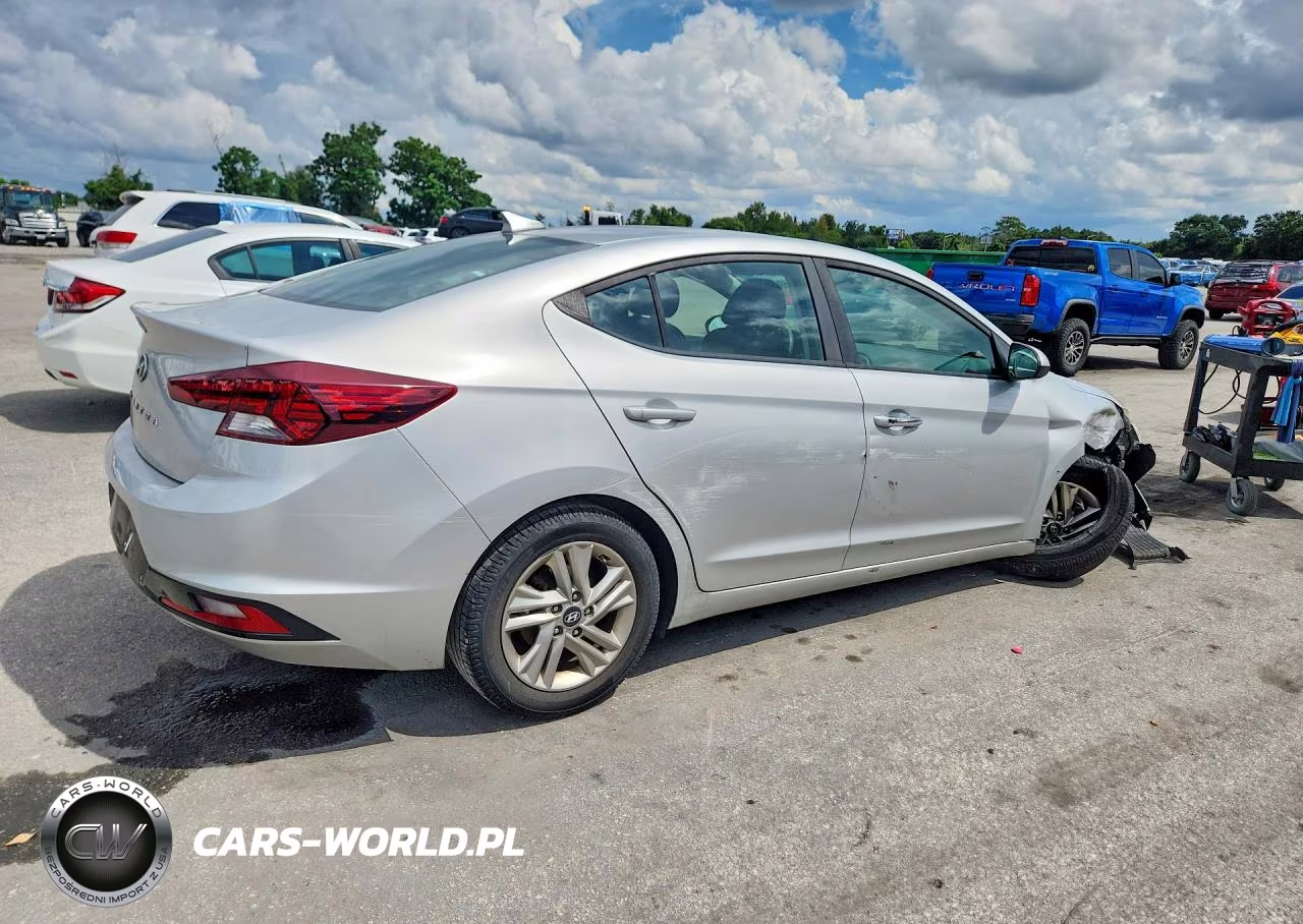 2019 Hyundai Elantra Sel VIN:5NPD84LFXKH466610 - 3