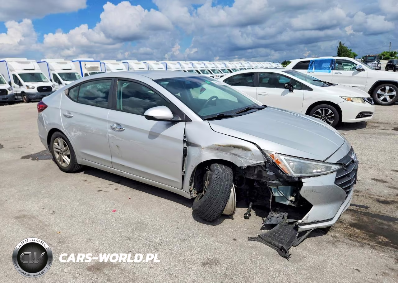 2019 Hyundai Elantra Sel VIN:5NPD84LFXKH466610 - 4