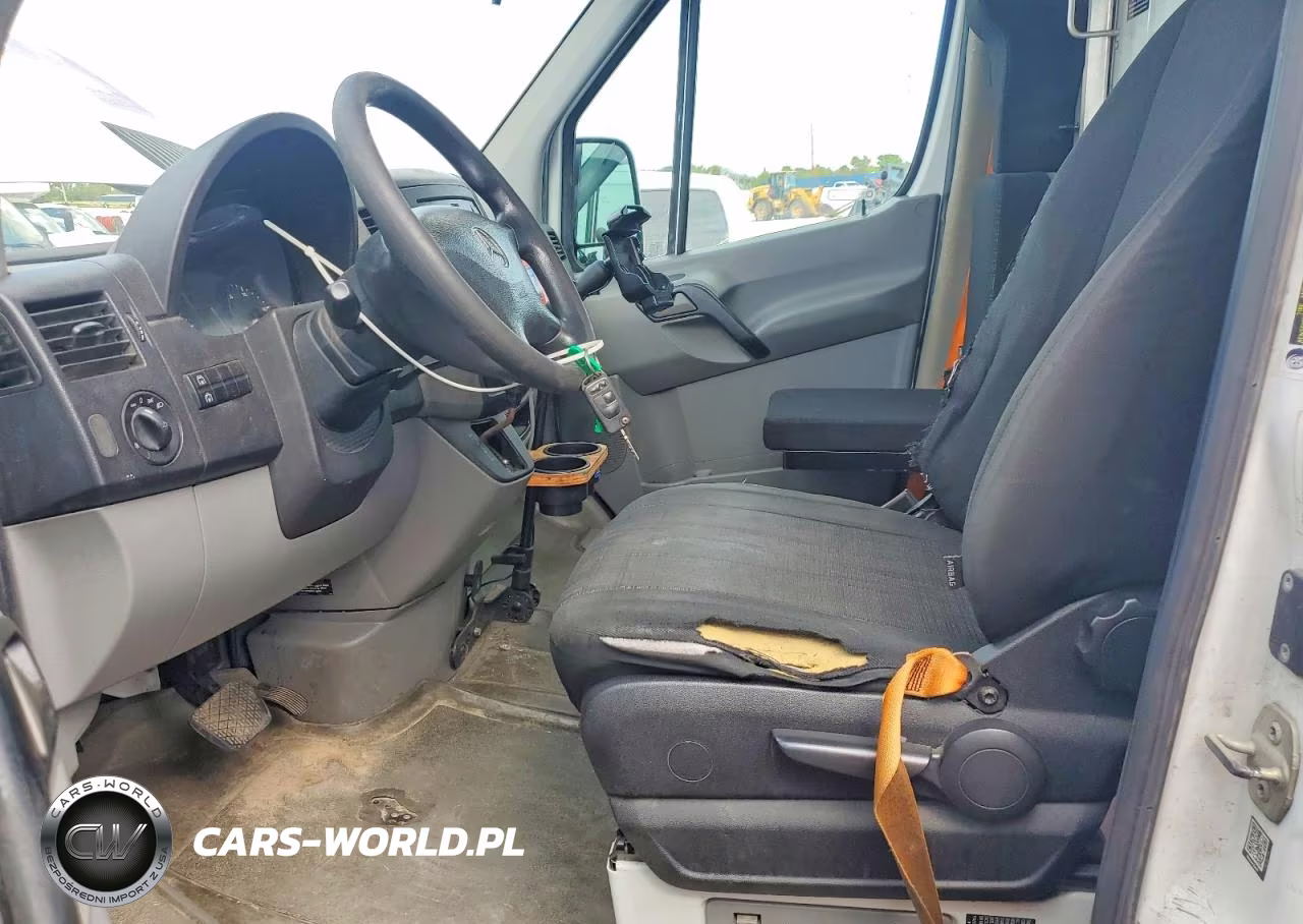 2016 Mercedes-Benz Sprinter 2500 Delivery Van VIN:WD3PE8DD9GP361069 - 7