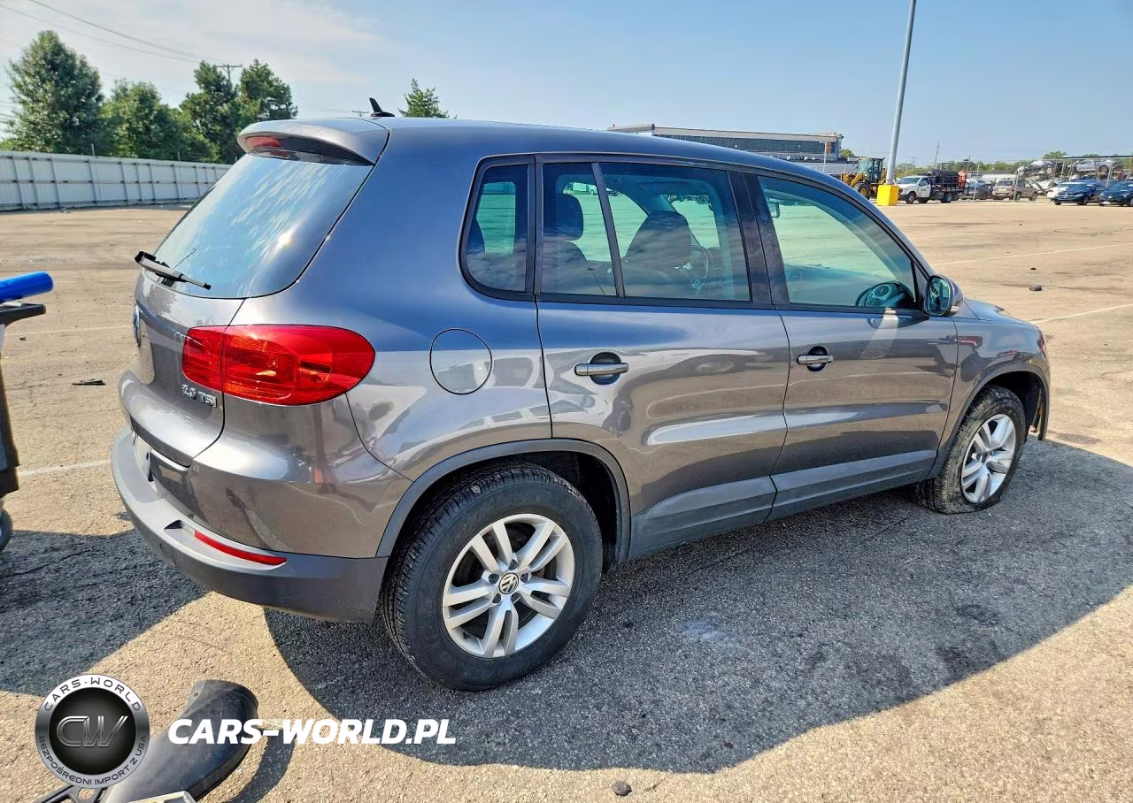 2013 Volkswagen Tiguan S VIN:WVGAV3AX2DW624108 - 3