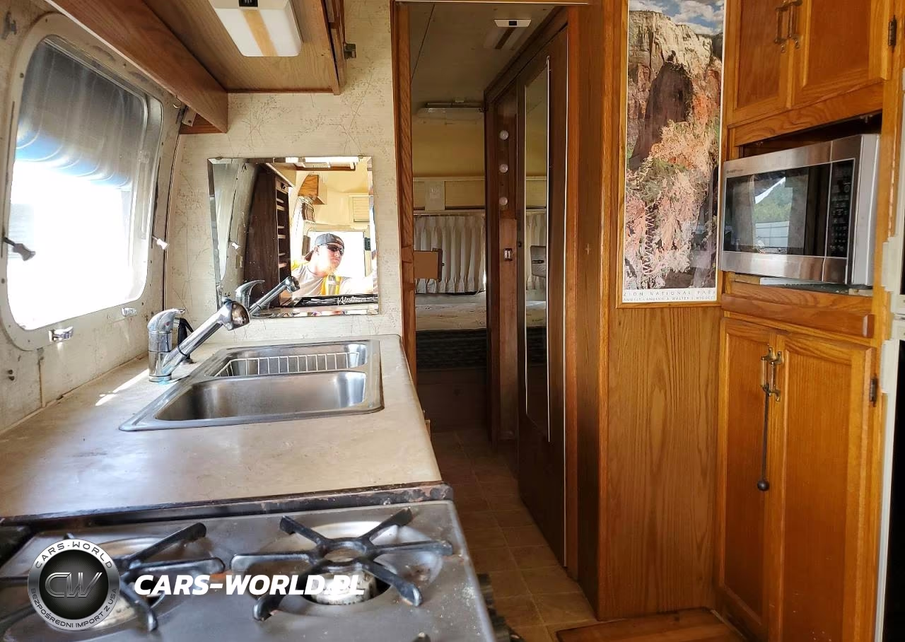 1987 Airstream Excella Camper VIN:1STMEAS22HJ505326 - 6
