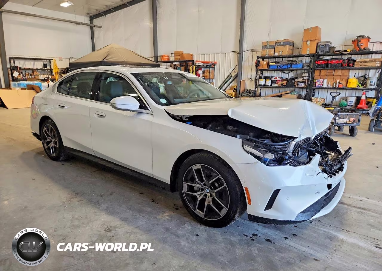 2027 BMW 530 Xi VIN:WBA53FJ00VCY28079 - 4