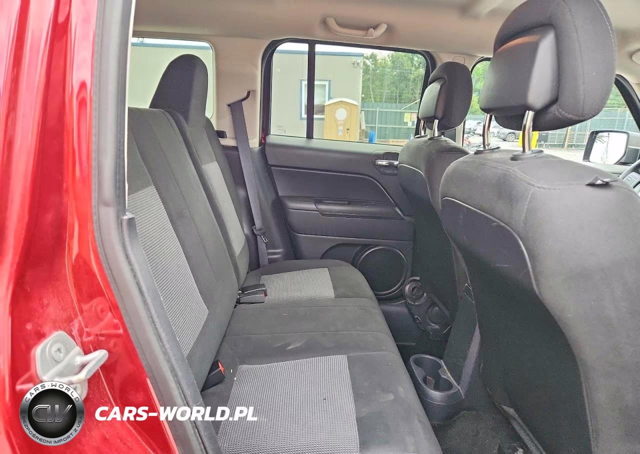 2016 Jeep Patriot Sport VIN:1C4NJRBB2GD551992 - 10