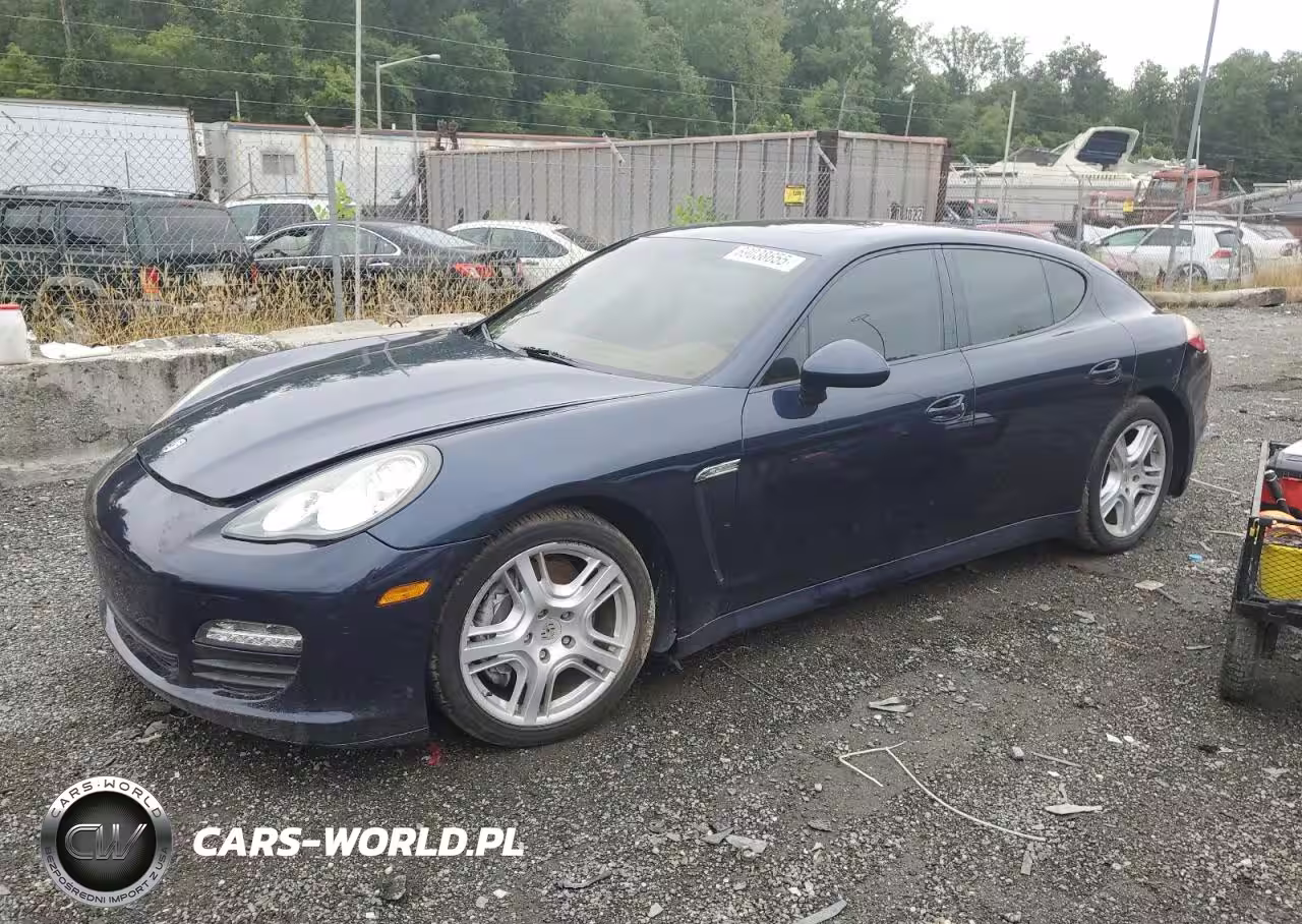 2011 Porsche Panamera 2