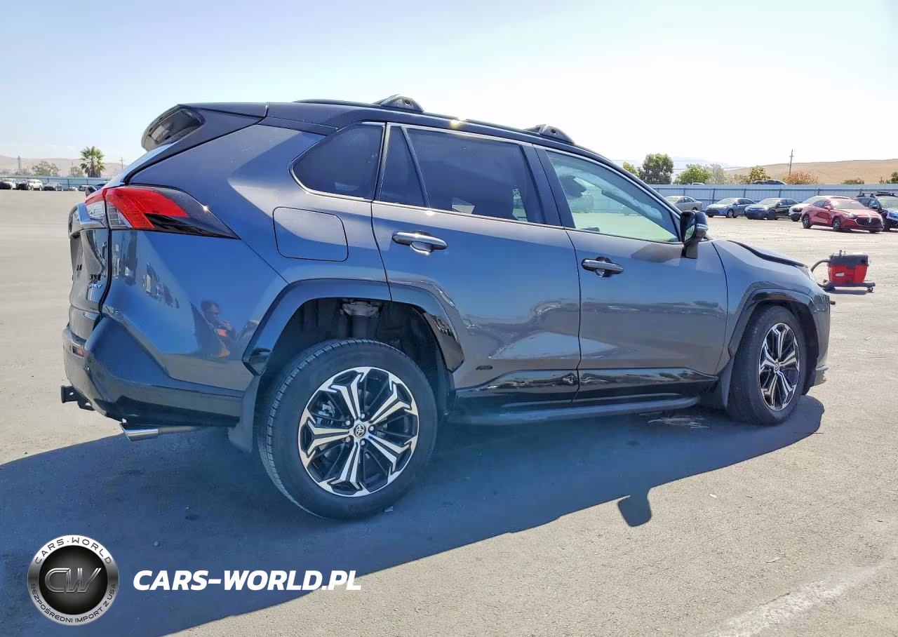 2025 Toyota Rav4 Xse VIN:JTMFB3FV0SD252514 - 3