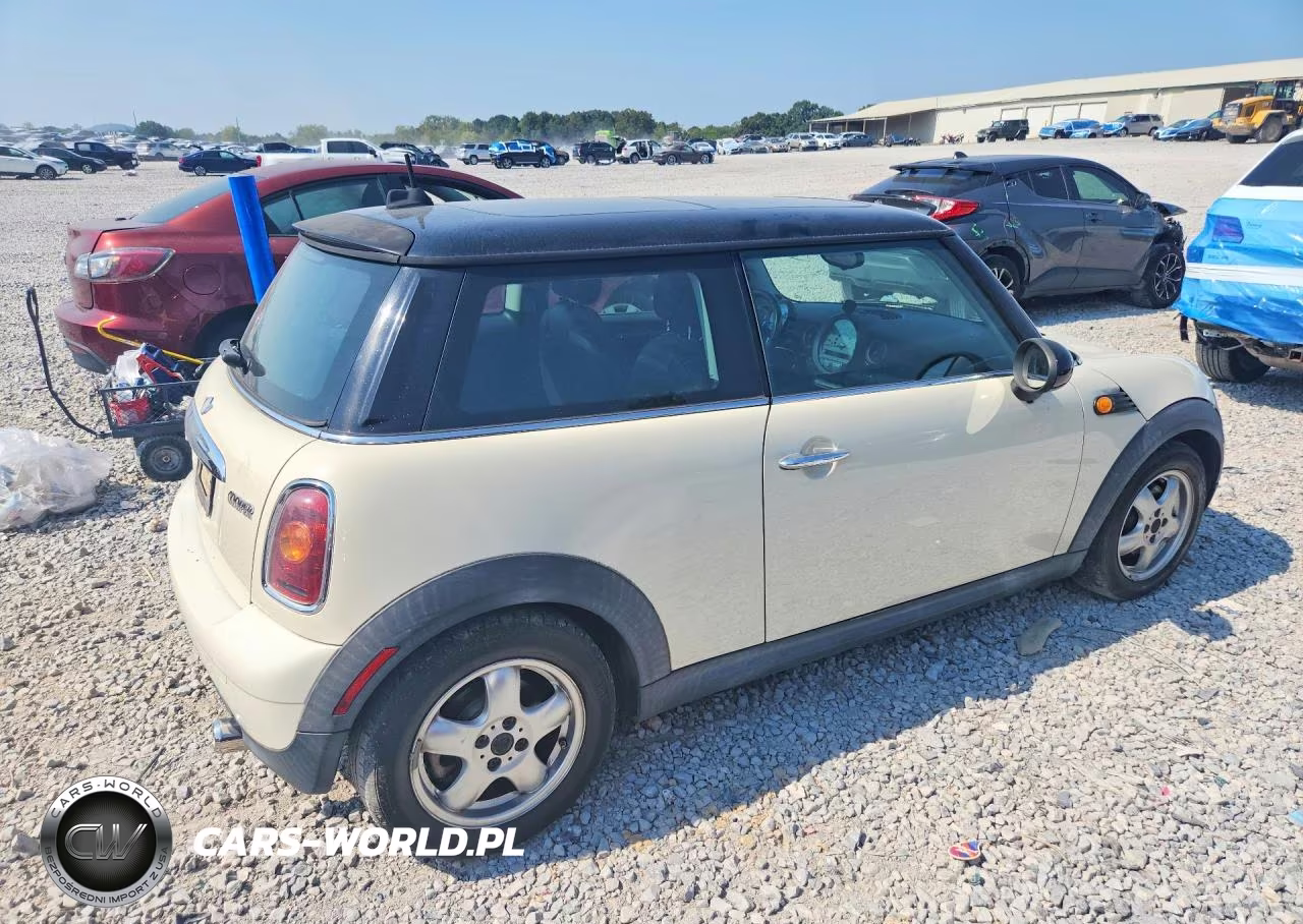 2008 Mini Cooper VIN:WMWMF33598TT60500 - 3
