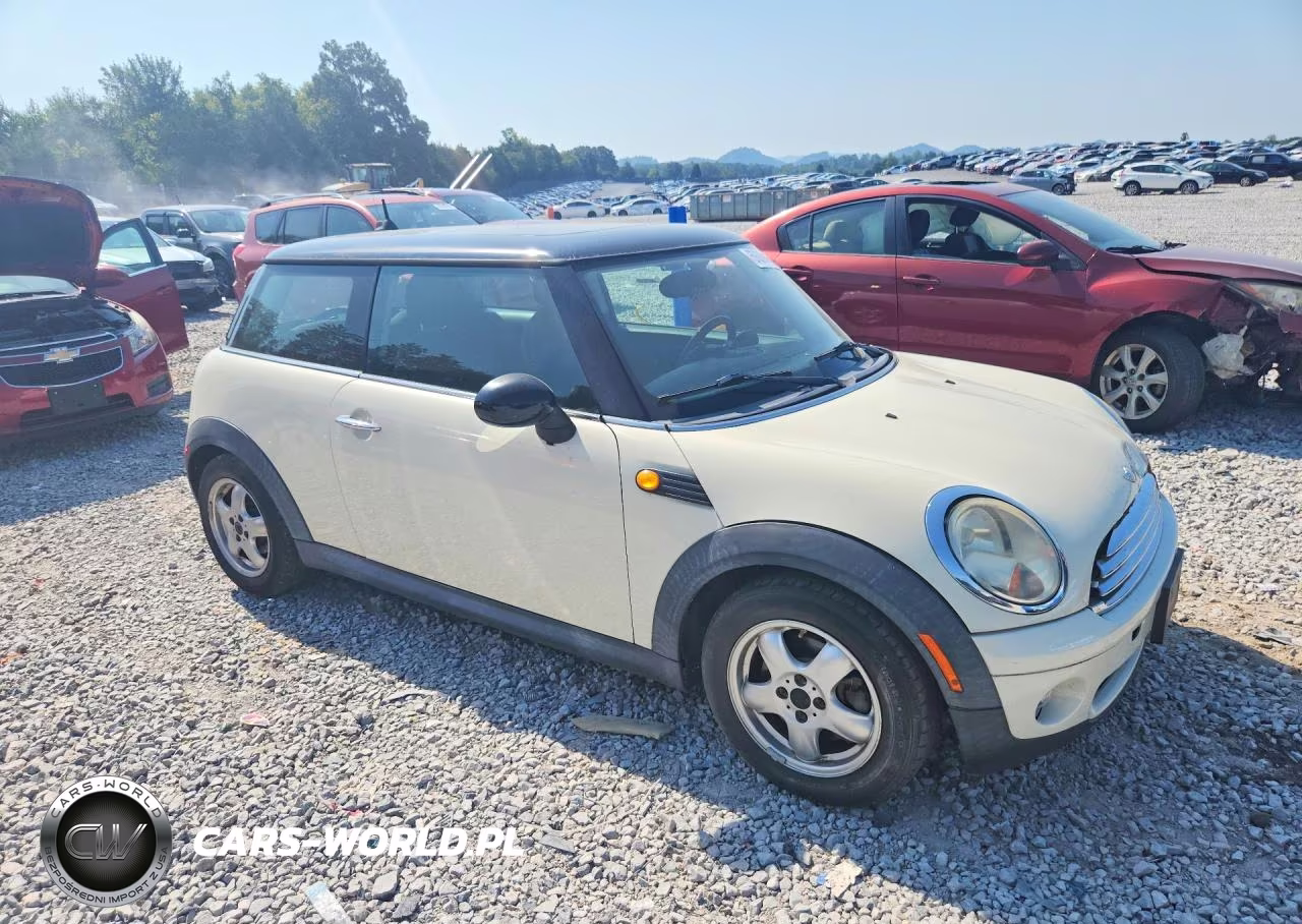 2008 Mini Cooper VIN:WMWMF33598TT60500 - 4