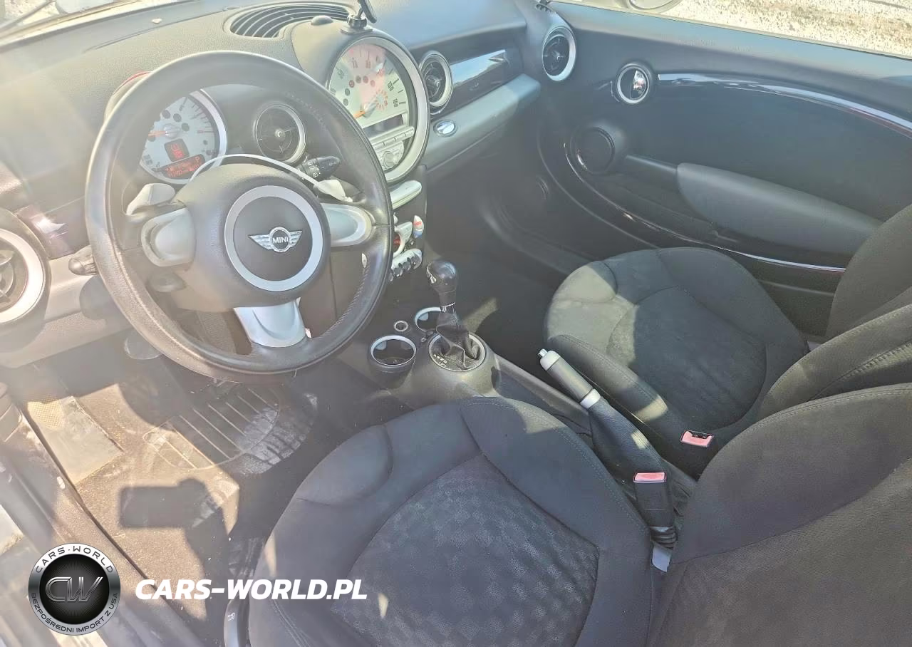 2008 Mini Cooper VIN:WMWMF33598TT60500 - 8