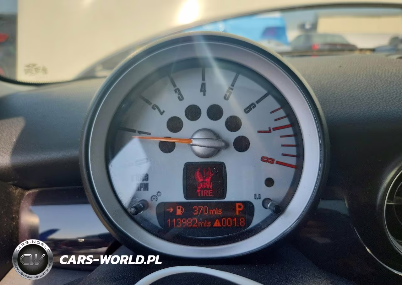2008 Mini Cooper VIN:WMWMF33598TT60500 - 9