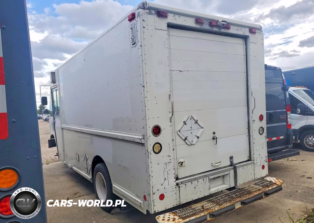 1998 Freightliner Mt45G Chassis Delivery Truck VIN:4UZA4FF41WC897922 - 2
