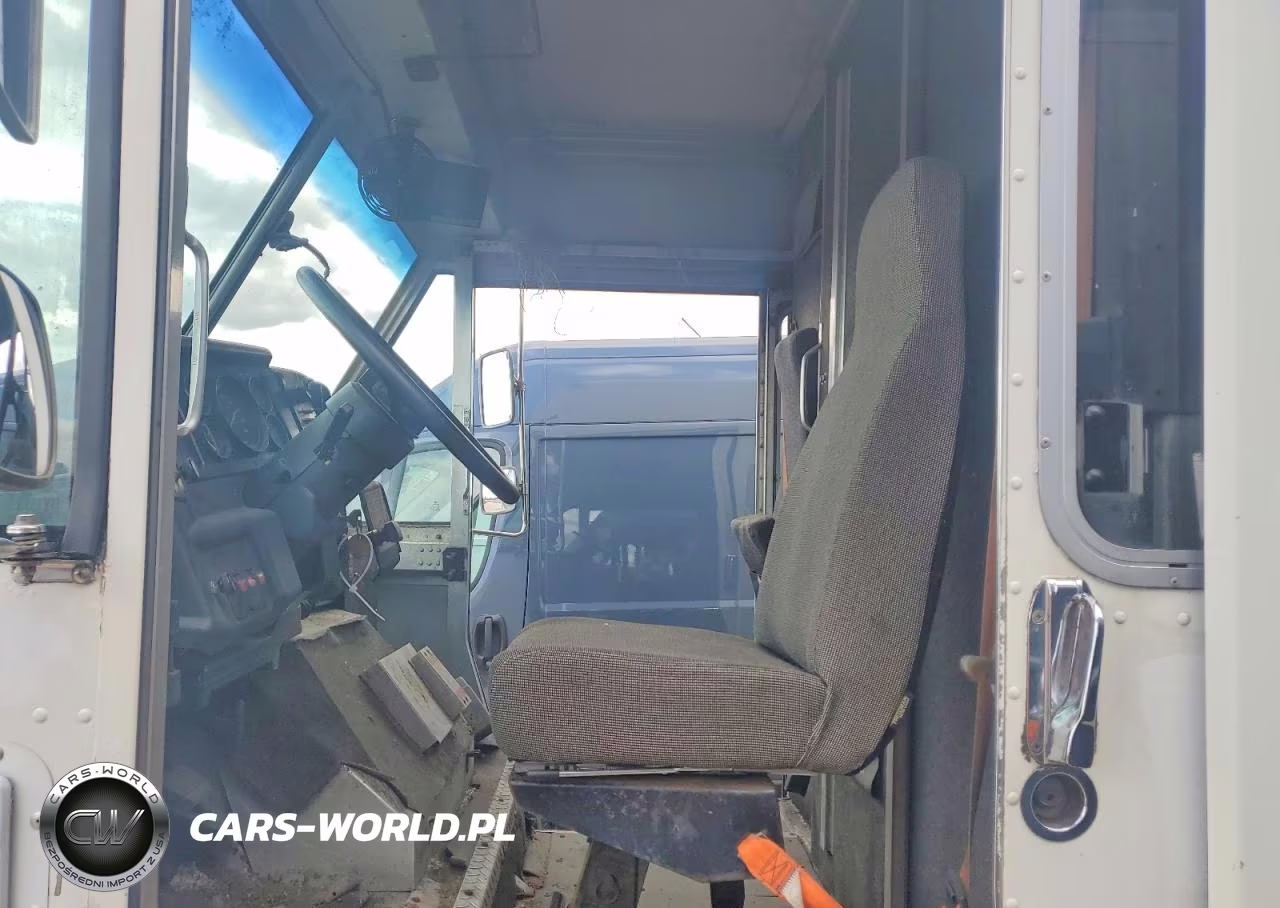 1998 Freightliner Mt45G Chassis Delivery Truck VIN:4UZA4FF41WC897922 - 7