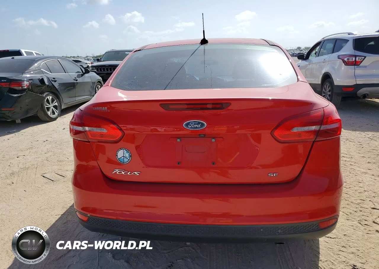 2017 Ford Focus Se VIN:1FADP3F26HL244744 - 6