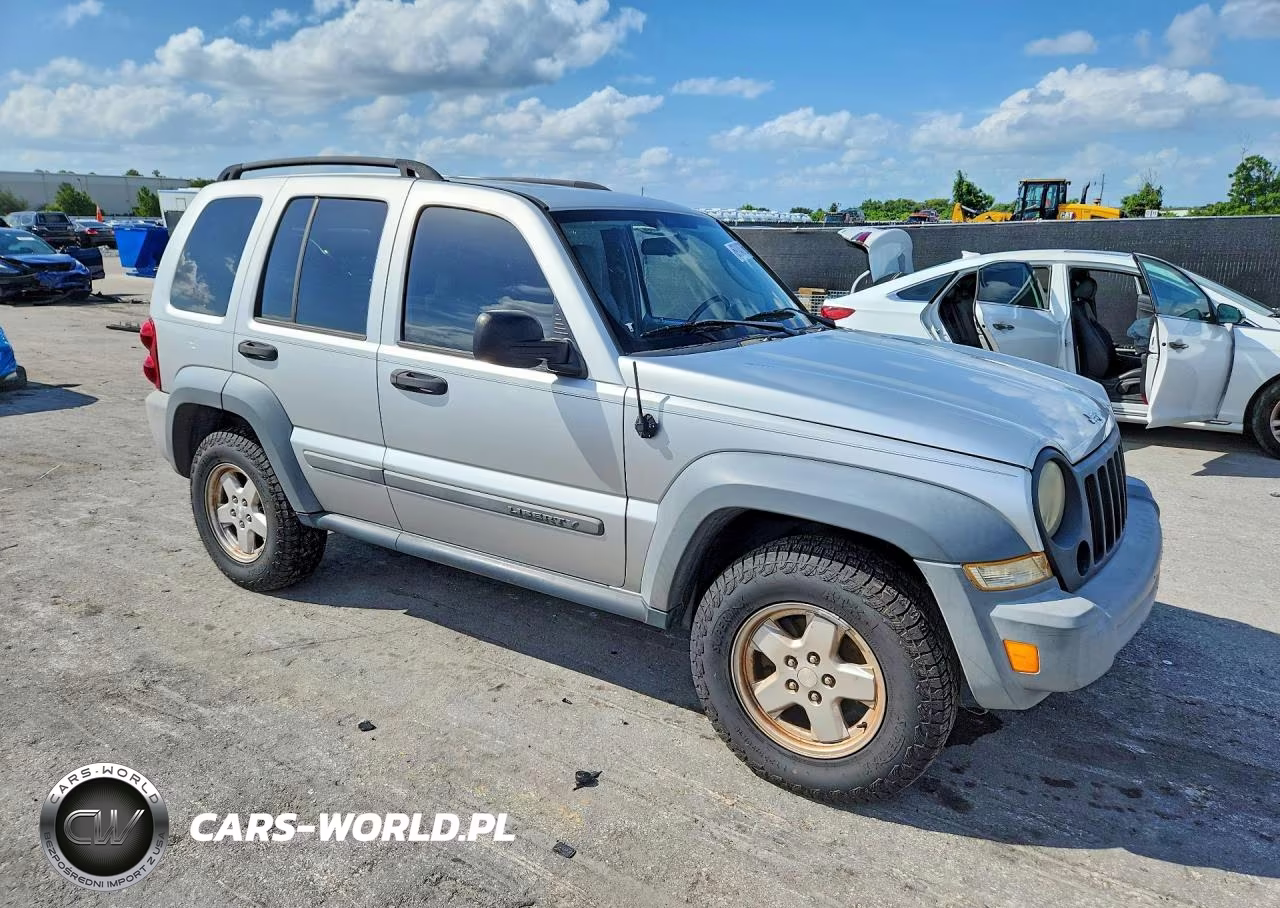 2005 Jeep Liberty Sport VIN:1J4GL48K55W663873 - 4