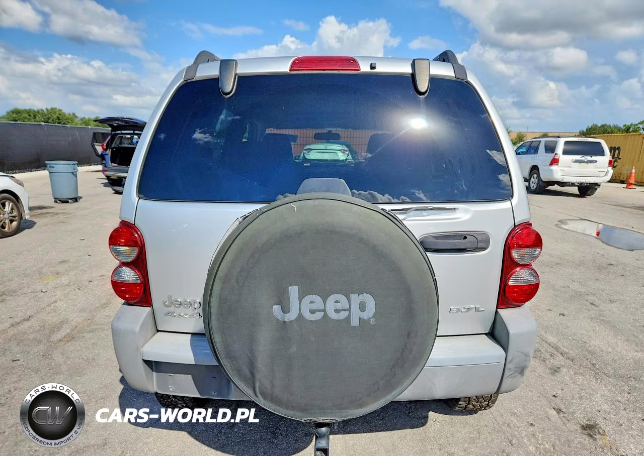 2005 Jeep Liberty Sport VIN:1J4GL48K55W663873 - 6