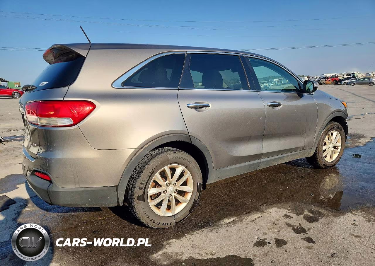 2017 Kia Sorento L VIN:5XYPG4A33HG246850 - 3