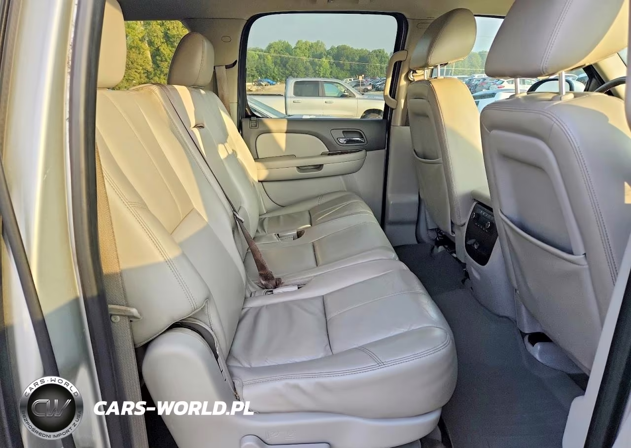 2011 Chevrolet Suburban C1500 Lt VIN:1GNSCJE04BR346332 - 11