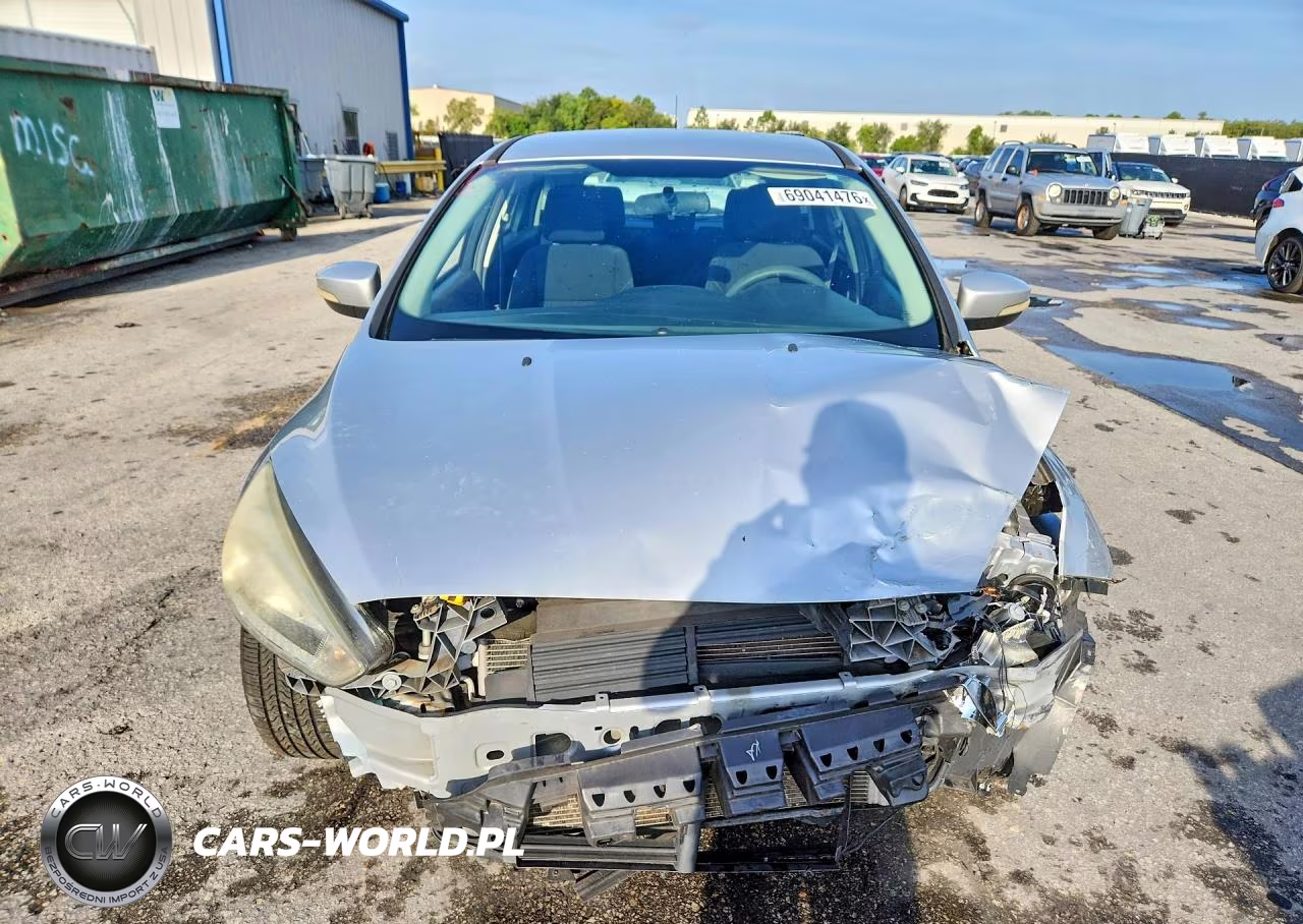 2016 Ford Focus Se VIN:1FADP3K29GL376871 - 5
