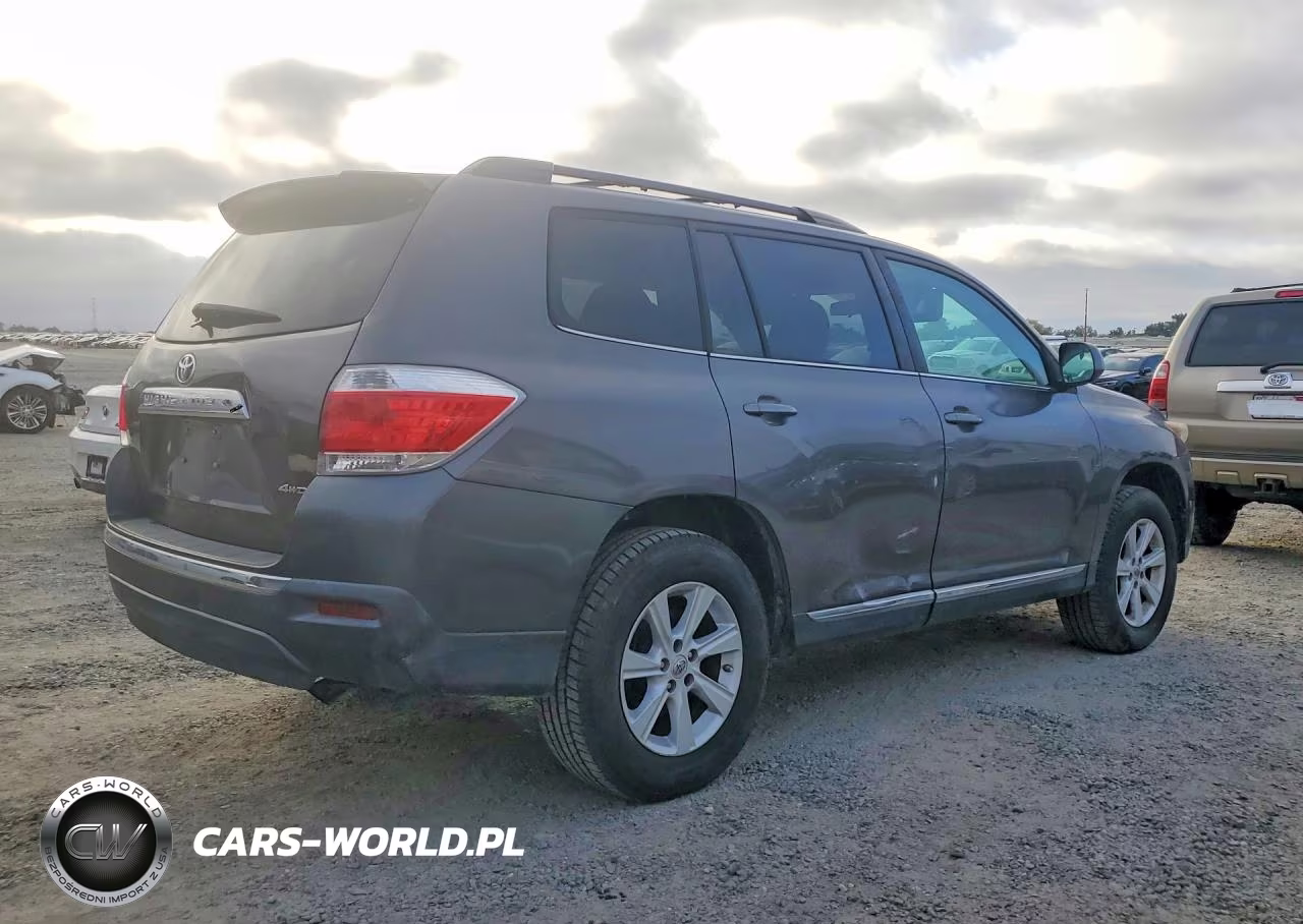 2012 Toyota Highlander Base VIN:5TDBK3EH8CS165217 - 3