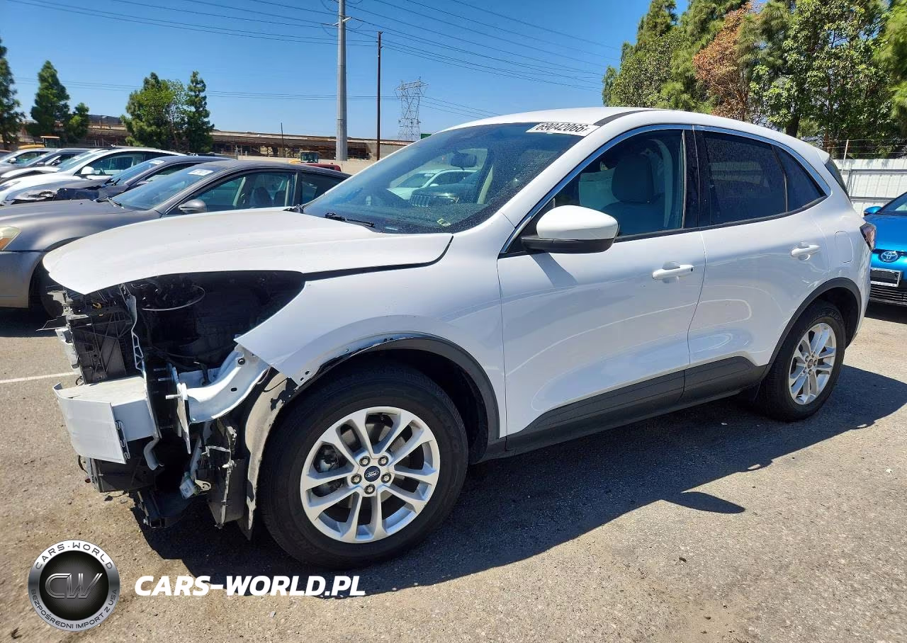 2020 Ford Escape Se