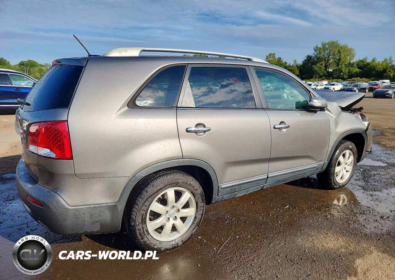 2012 Kia Sorento Lx VIN:5XYKTCA68CG284044 - 3