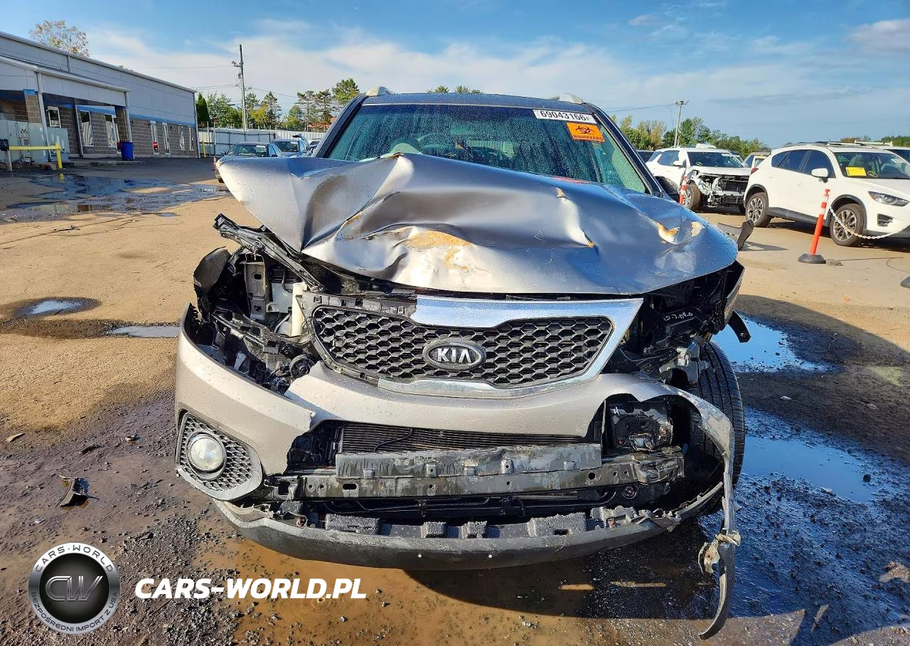 2012 Kia Sorento Lx VIN:5XYKTCA68CG284044 - 5