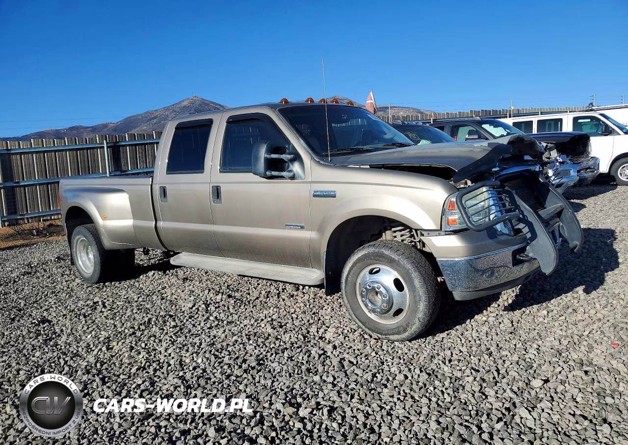 2005 Ford F350 Super Duty VIN:1FTWW33P65EC70086 - 4