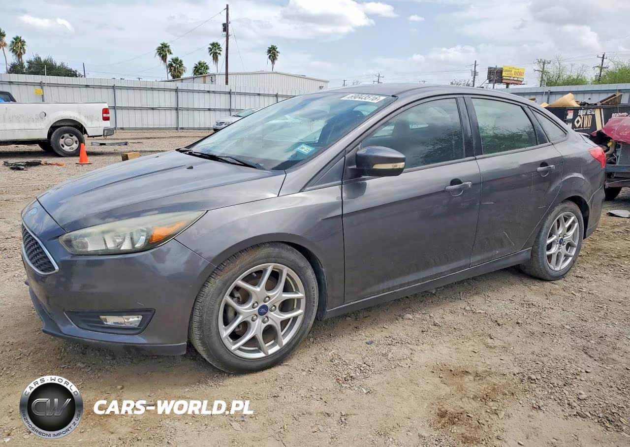 2015 Ford Focus Se VIN:1FADP3F24FL274774 - 1