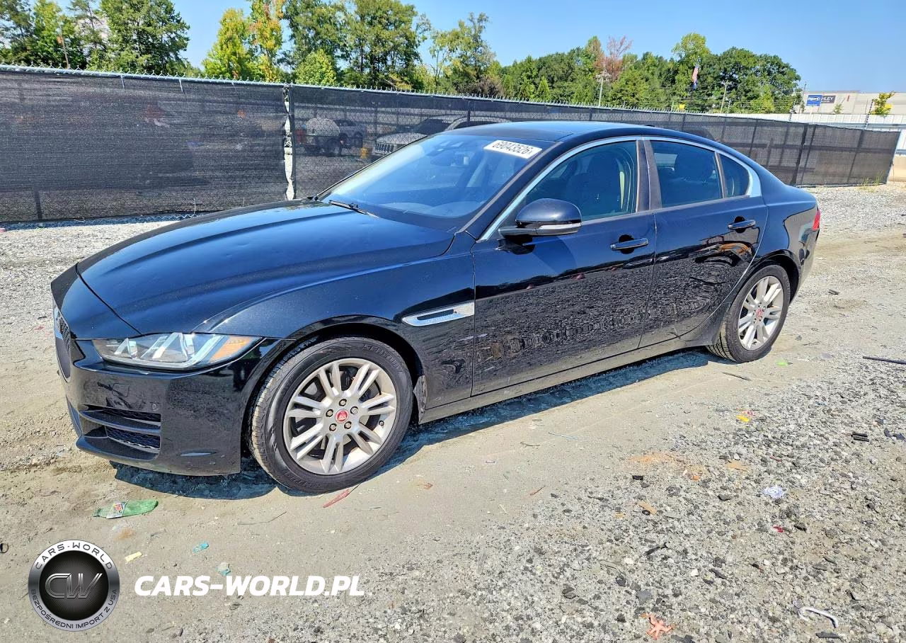 2017 Jaguar Xe Premium – zdjęcie 1 z 12