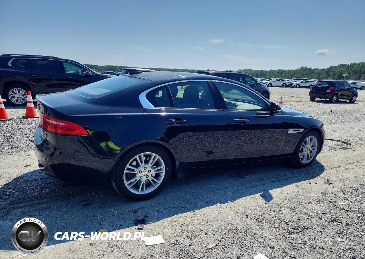 2017 Jaguar Xe Premium VIN:SAJAD4BGXHA954675 - 3